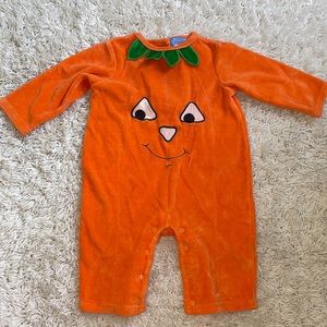 Pumpkin outfit